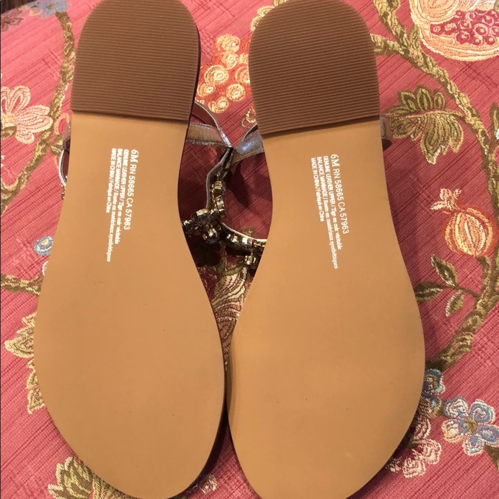 BP Gold Embellished T-Strap Sandal - size 6 -  New - Picture 4 of 8